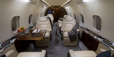 Challenger 350 Interior Chairs with table