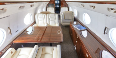 Gulfstream G550 Interior - table and four chairs