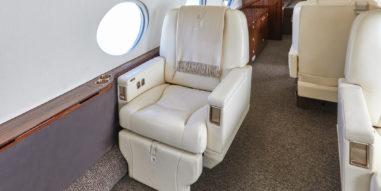 Gulfstream G550 Interior - captain's chair