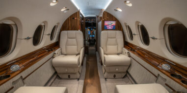 Hawker 800XP Chairs facing cockpit