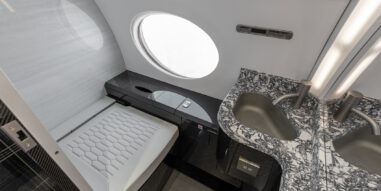 Gulfsteam G550 Interior lavatory