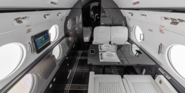 Gulfsteam G550 Interior chairs and table