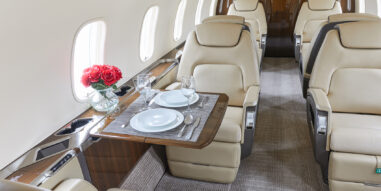 Challenger 350 interior with table